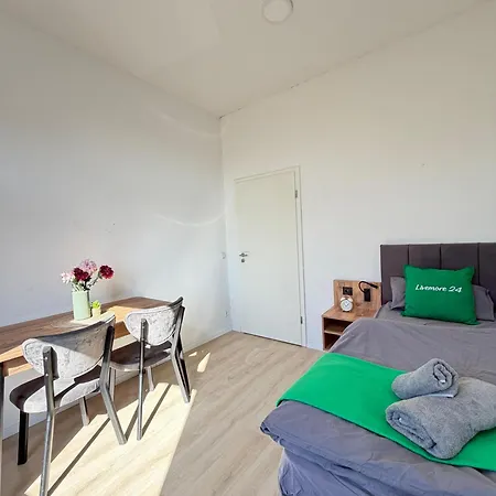 Livemore24 - 2 In Wlan - Smart-tv - 24-7 Check-in Und Kueche Apartmán *