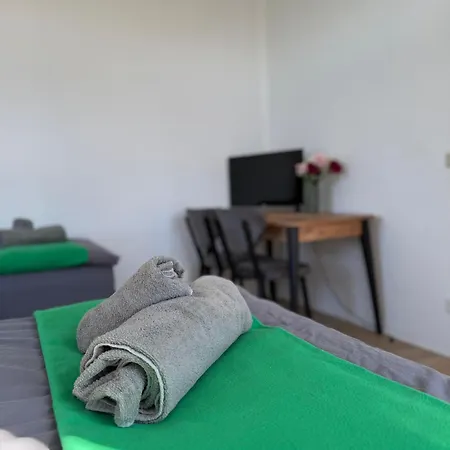Livemore24 - 2 In Wlan - Smart-tv - 24-7 Check-in Und Kueche Apartmán Oberhausen (North Rhine-Westphalia)